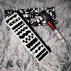 MAC cosmetics Isabel and Ruben Toledo brush